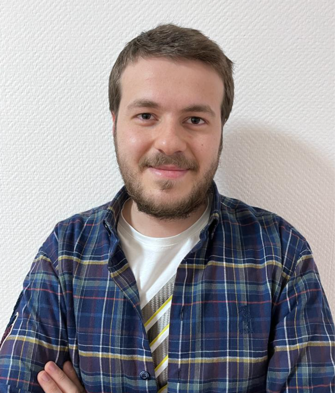 Dr. Emre Kömürcü